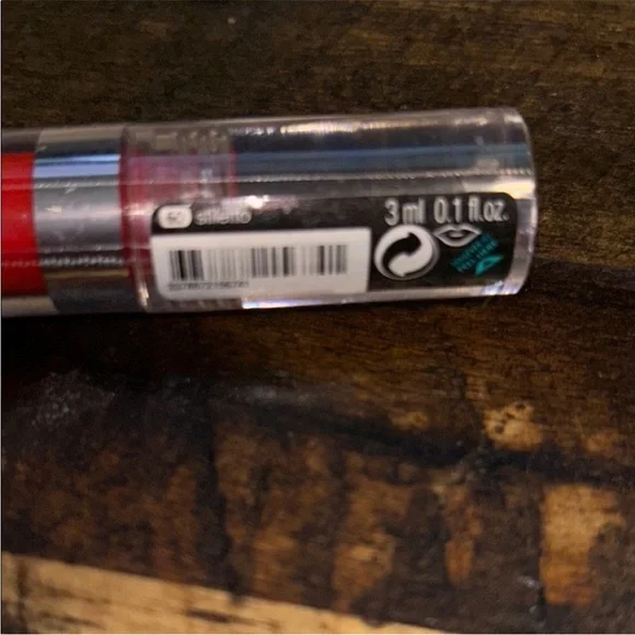Sephora Glossed Lip Gloss - Vibrant
"Stiletto Red" NWT - Picture 3 of 4